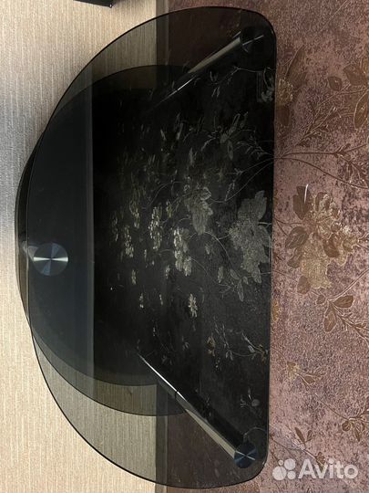 Стеклянная тумба под тв