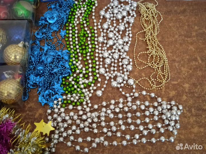 Елочные игрушки на елку