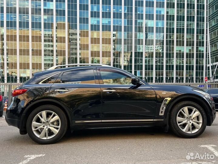 Infiniti FX37 3.7 AT, 2012, 136 121 км