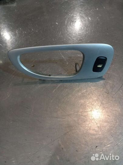 Кнопка стеклоподъемника Peugeot 307