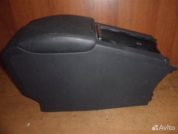 Подлокотник центральный Volvo S60 FS42 B4164T
