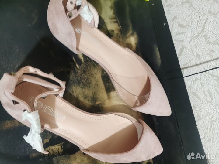 Продаются сандали