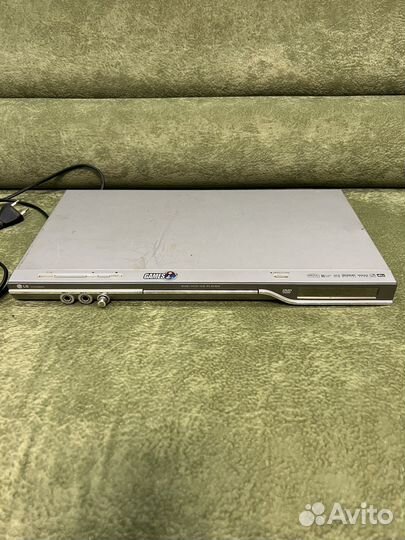 DVD плеер LG dgk588xb