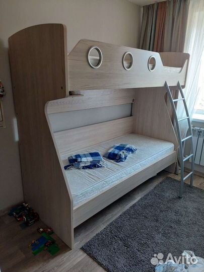 Двухъярусная кровать бу с матрасами (аскона) в под