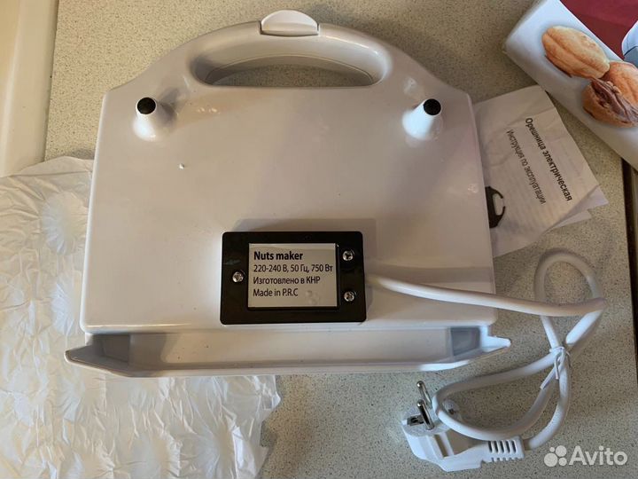 Вафельница новая