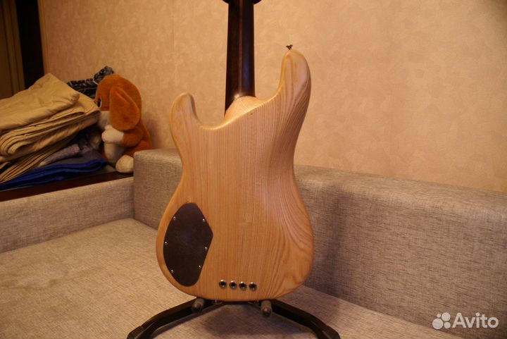 Бас гитара безладовая мастеровая P Bass