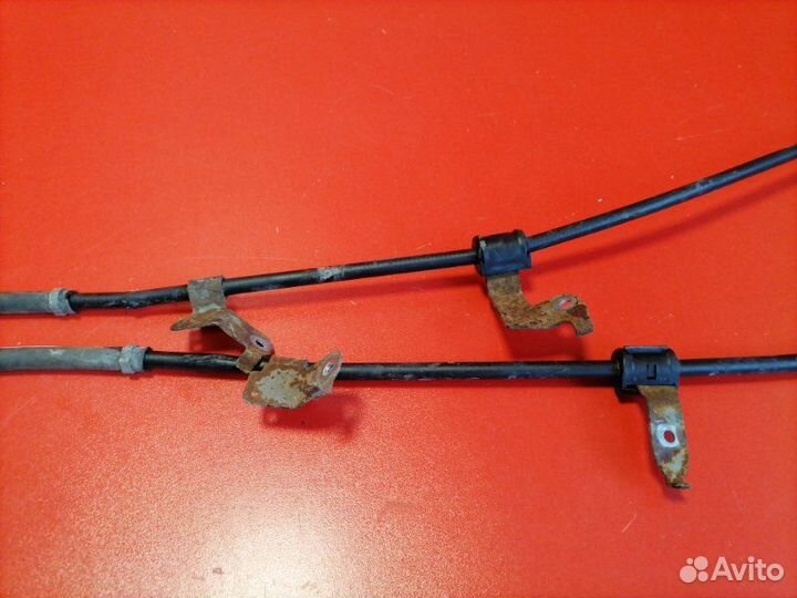 Трос стояночного тормоза Toyota Corolla ZRE151L