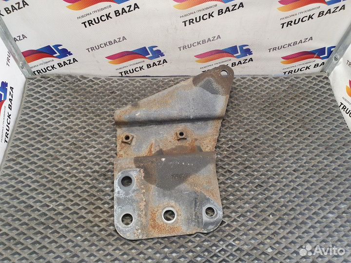 Кронштейн радиатора правый Scania 5-series