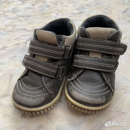 Обувь на мальчика пакетом 22-23 размер