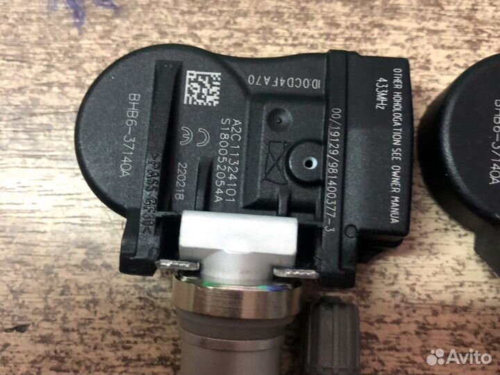 Датчик давления в шинах Mazda BHB637140