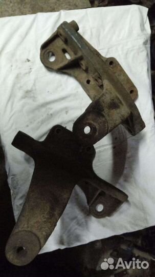 Кронштейн передний MAN F2000 F90