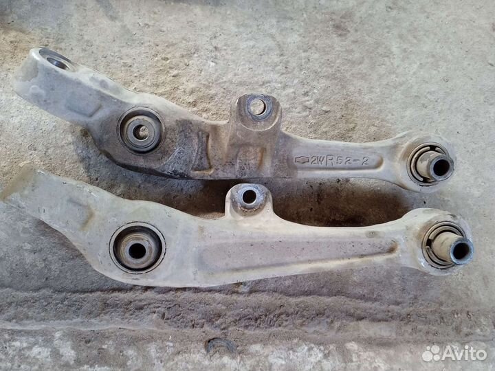 Рычаг подвески Ниссан Скайлайн v35