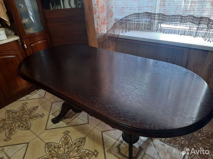 Кухонный стол