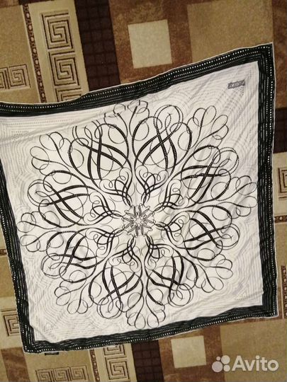 Женские шарфы и платки