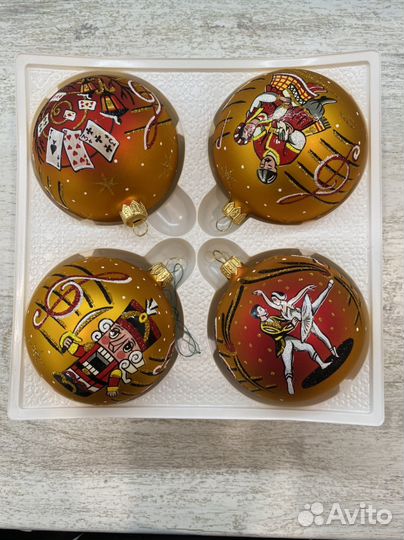 Новогодние игрушки