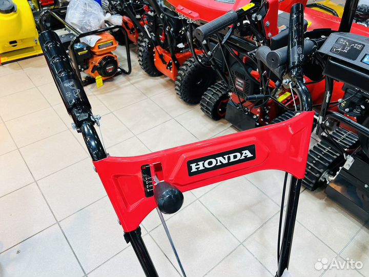 Снегоуборщик бензиновый Honda HSS569