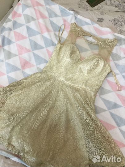 Нарядное женское платье