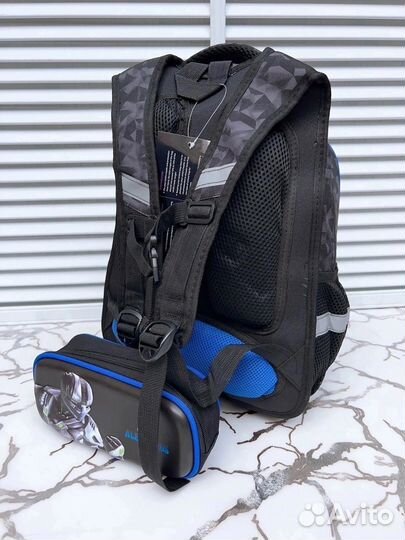 Рюкзак школьный