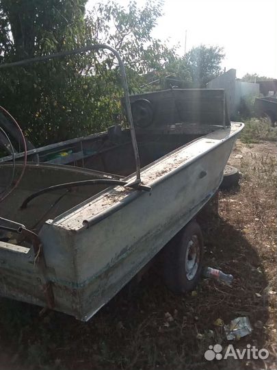 Лодка алюминиевая с мотором
