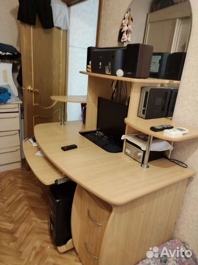 Компьютерный стол