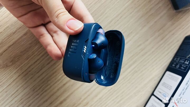 Беспроводные наушники JBL Tune 230 NC