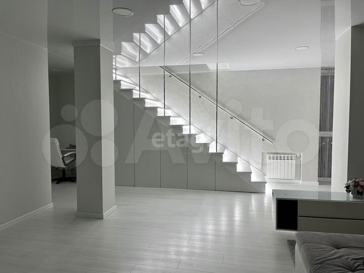 3-к. квартира, 130,7 м², 16/16 эт.