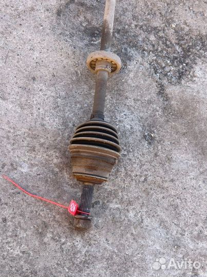 Полуось (привод) передний правый