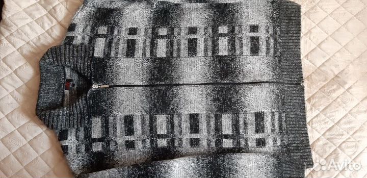 Свитер мужской