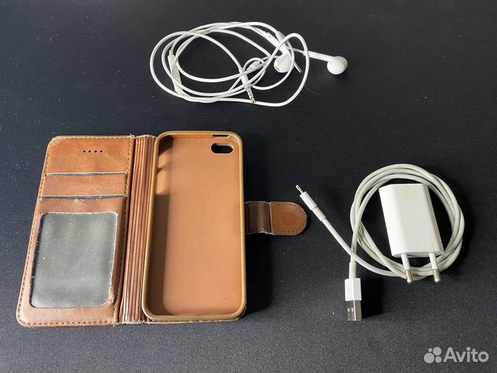 iPhone SE, 32 ГБ