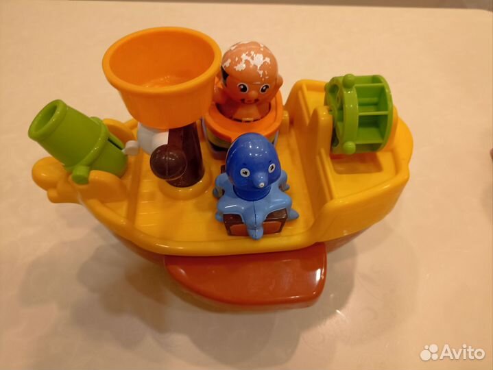 Много интересных игрушек