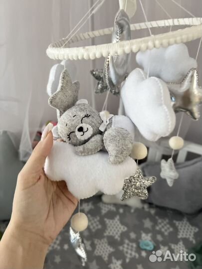 Детский мобиль в кроватку из фетра