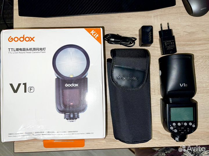 Накамерная Фотовспышка GodoxV1F Fujiflm вспышка