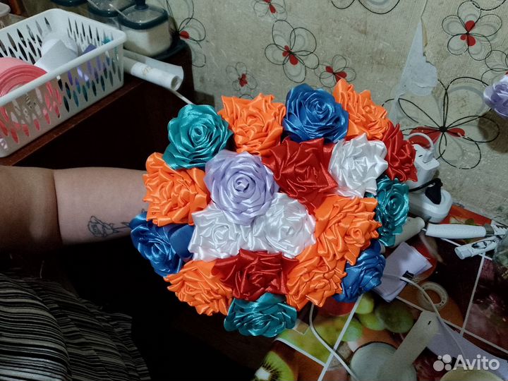 Цветы из атласных лент готовые