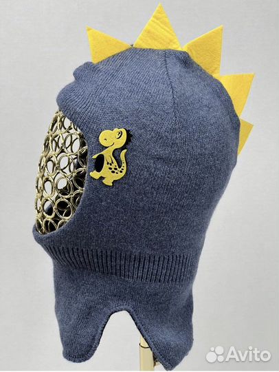 Шапка - шлем динозавр