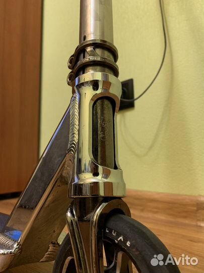 Трюковой самокат в парк