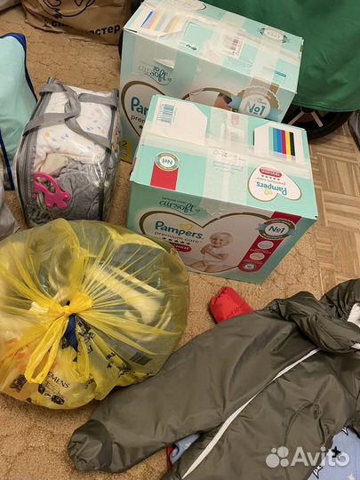 Детские вещи, подгузники