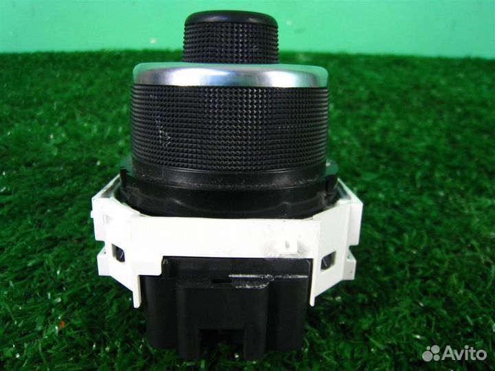 Переключатель забора воздуха отопителя Toyota Yar