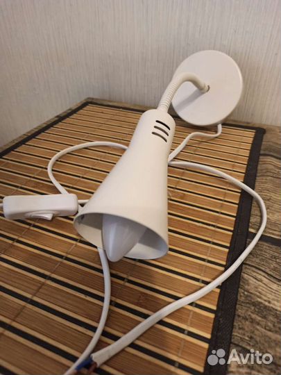 Светильник настенный Skit, 1хЕ14х15 Вт, цвет белый