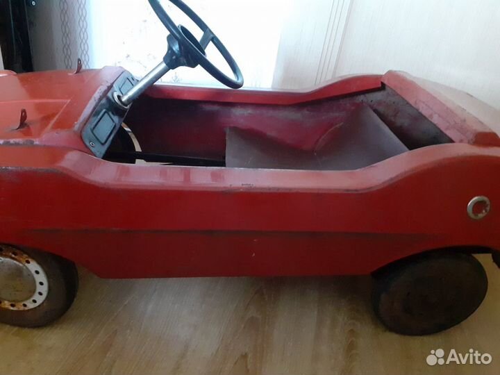 Машина детская педальная Радуга (СССР)