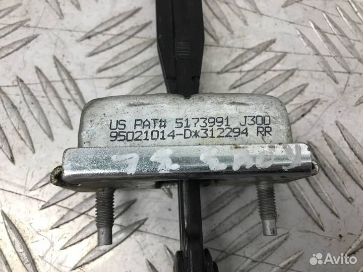 Б/У ограничитель двери задний левый Chevrolet