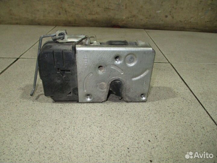 Замок двери передней правой Renault Logan 1