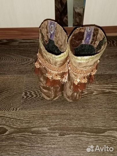 Костюм нарядный с сапогами