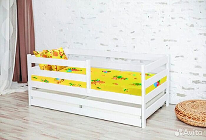 Кроватка с бортиком софа эко от 2х лет из натураль