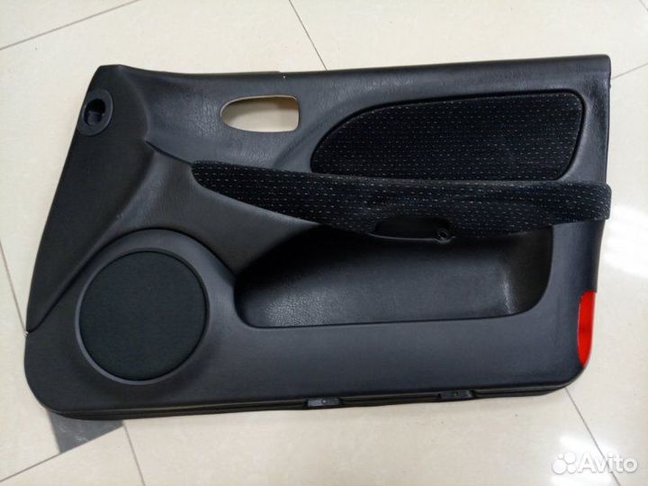 Обшивка двери передняя правая Hyundai Sonata EF