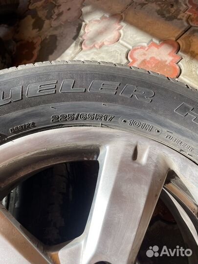 Bridgestone Dueler H/T 687 225/65 R17