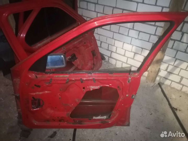 Дверь передняя правая BMW b3 e36