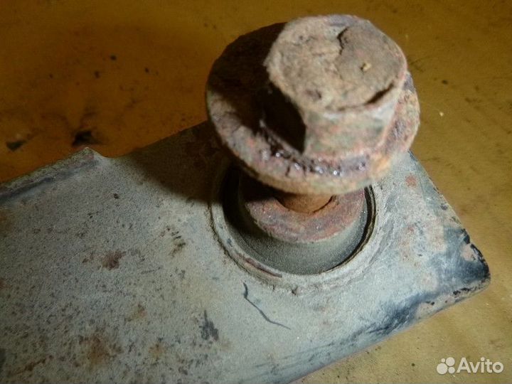 Рычаг задний нижний Правый mitsubishi galant galan