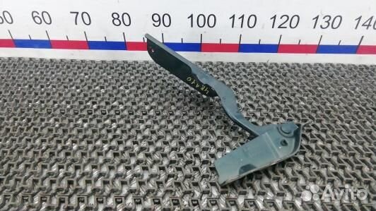 Петля капота jeep grand cherokee WK (4BA10D501)