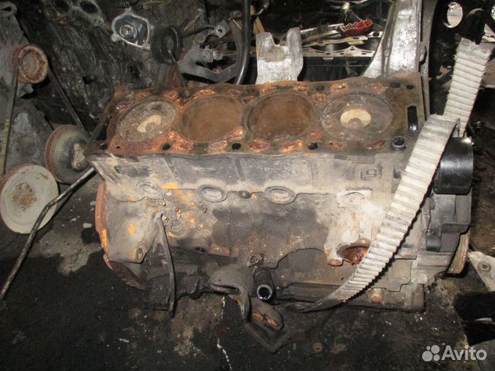 Блок цилиндров RHY Berlingo Xsara C5 Xantia