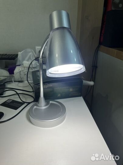 Лампа настольная